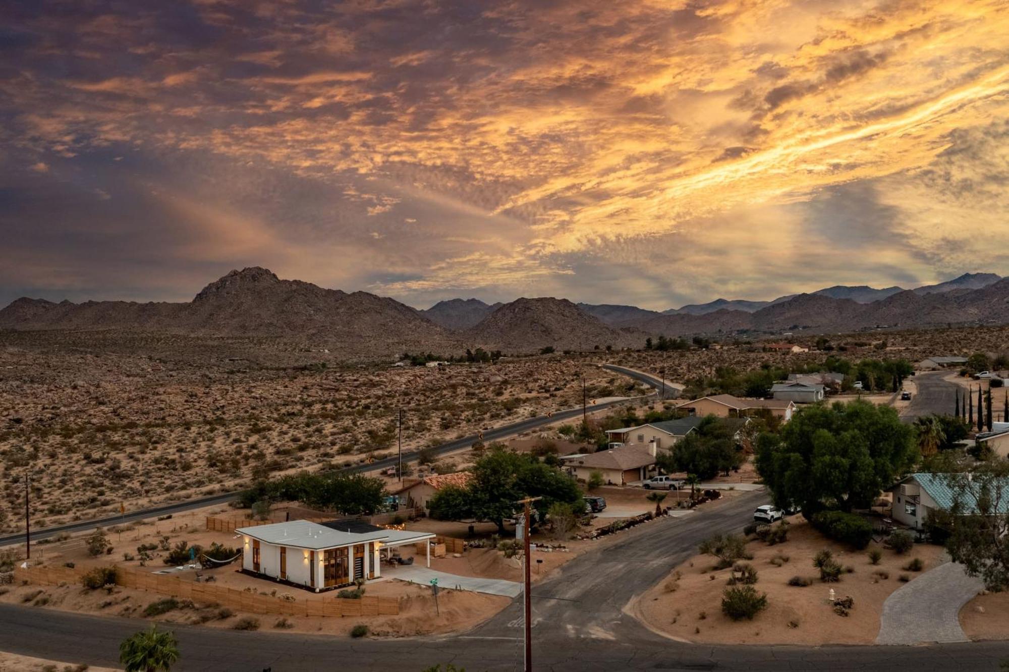 Chicory By Avantstay Modern Desert Retreat W Hot Tub Joshua Tree Zewnętrze zdjęcie